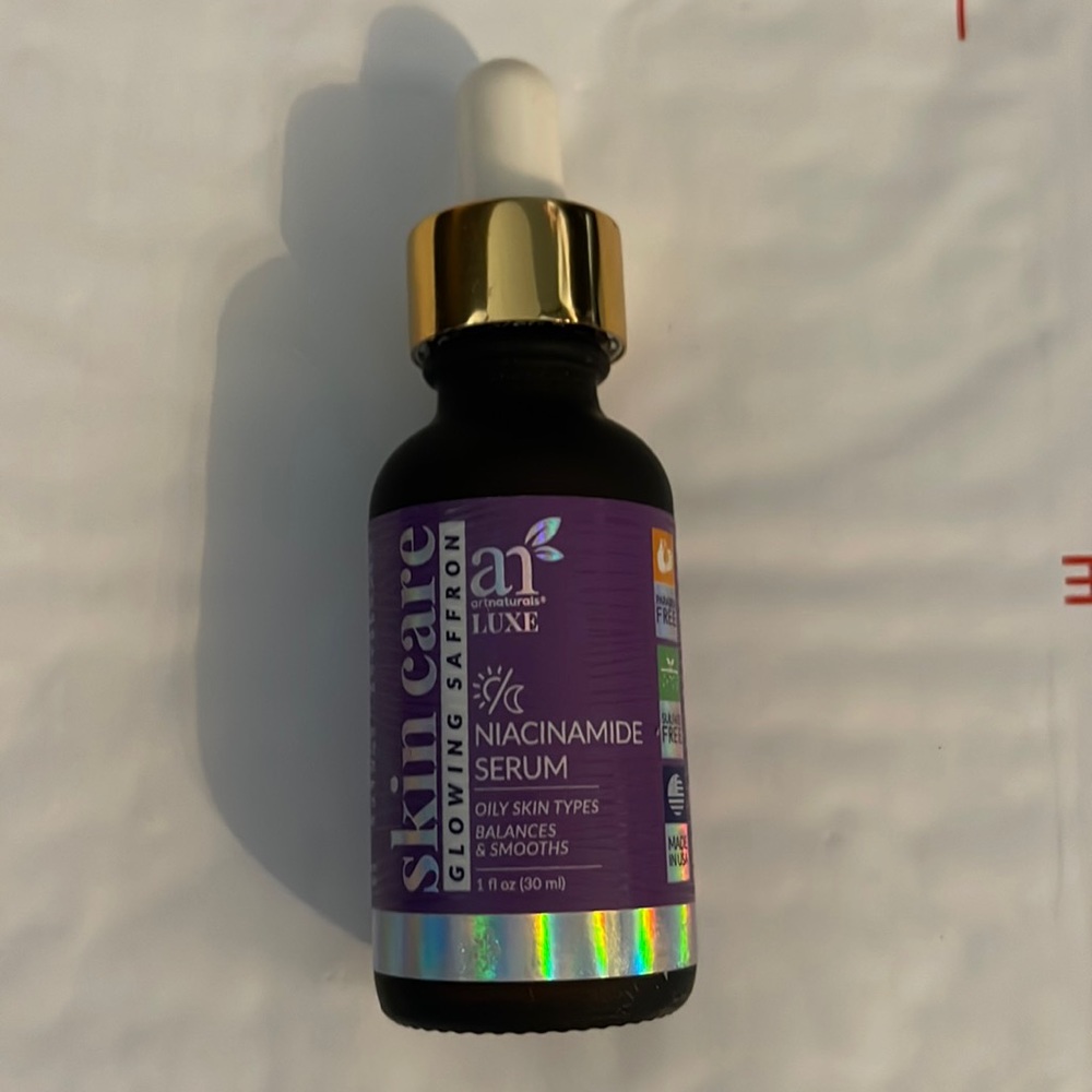 New ArtNaturals Niacinamide Glowing Saffron Serum for Oily skin Unisex